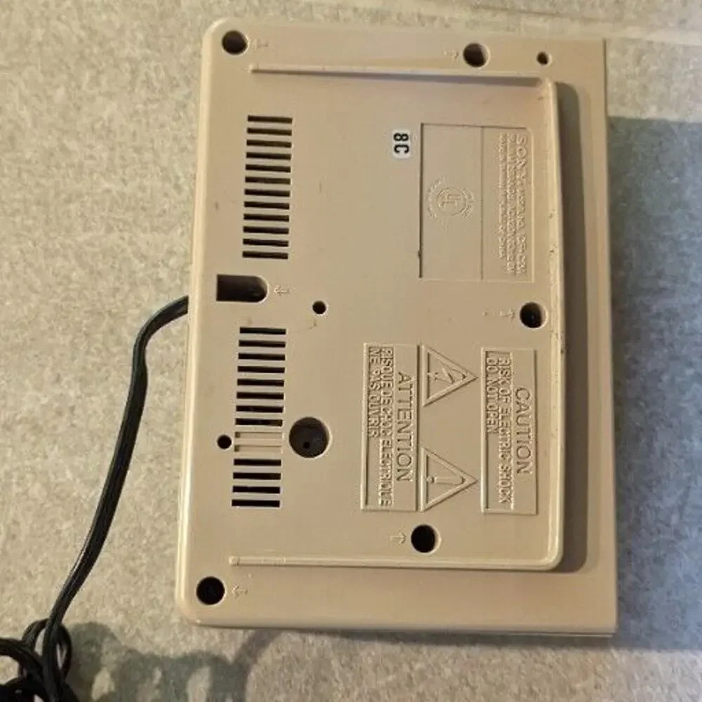 Sony Vintage AM/FM Alarm Clock Radio ICF-C2W Tan TESTED WORKS